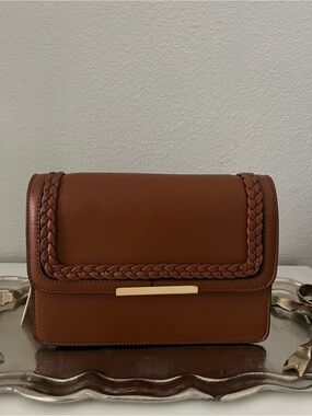 Women's Braided Flap Crossbody Bag - Caramel